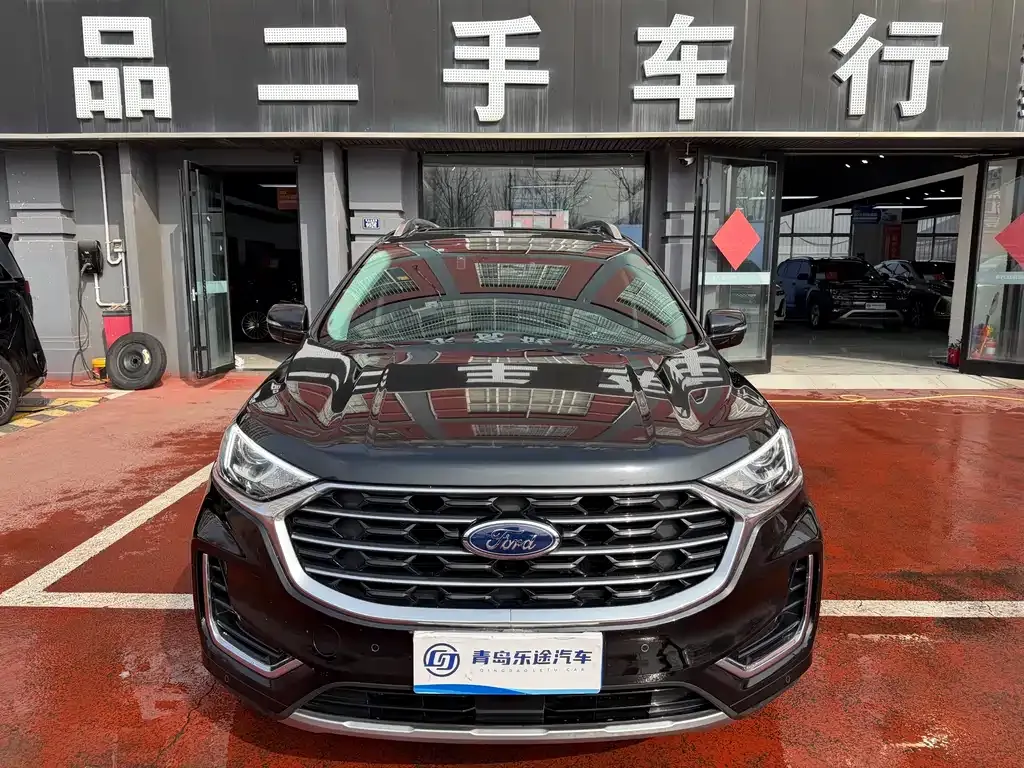 Ford Edge — фото 1