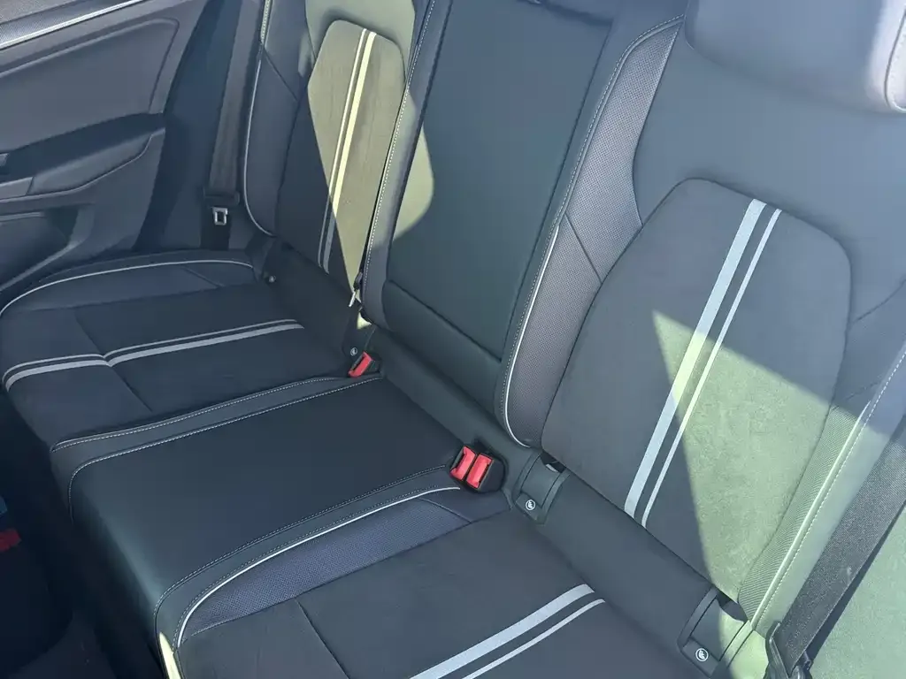 Volkswagen Golf 2022 из CN, фото 7