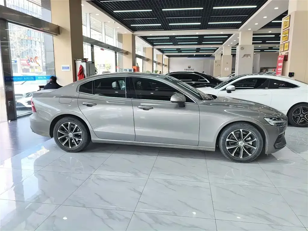 Volvo S60 — фото 3