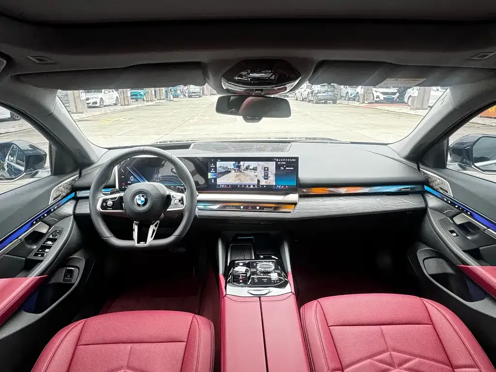 BMW 5 Series 2025 из CN, фото 9