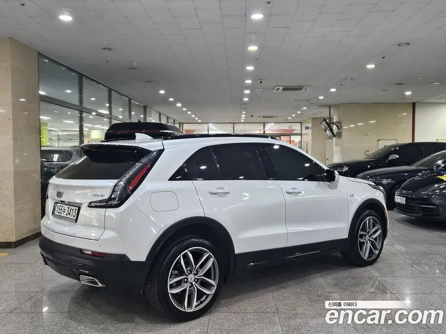 Cadillac XT4 2023 из KR, фото 8