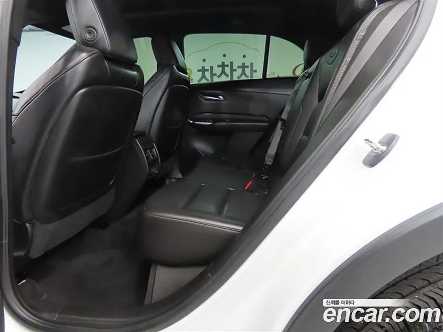 Cadillac XT4 2023 из KR, фото 3