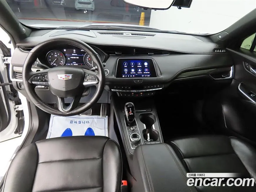 Cadillac XT4 2023 из KR, фото 7