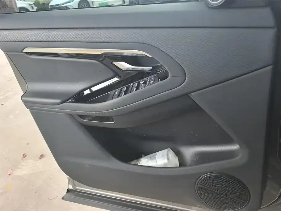 Land Rover Evoque 2021 из CN, фото 3