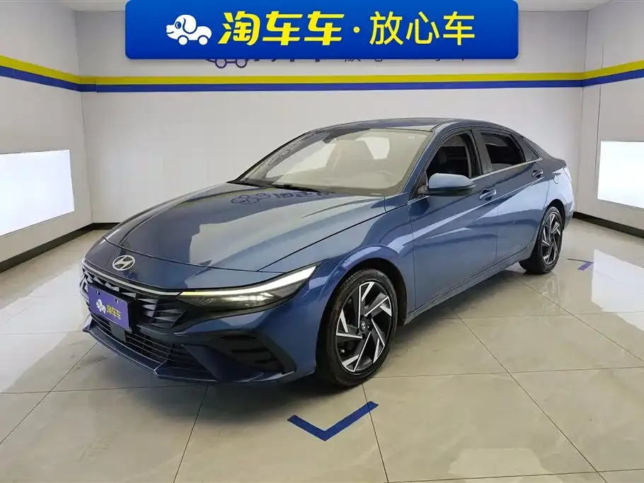 Hyundai Elantra 2023 из CN, фото 1