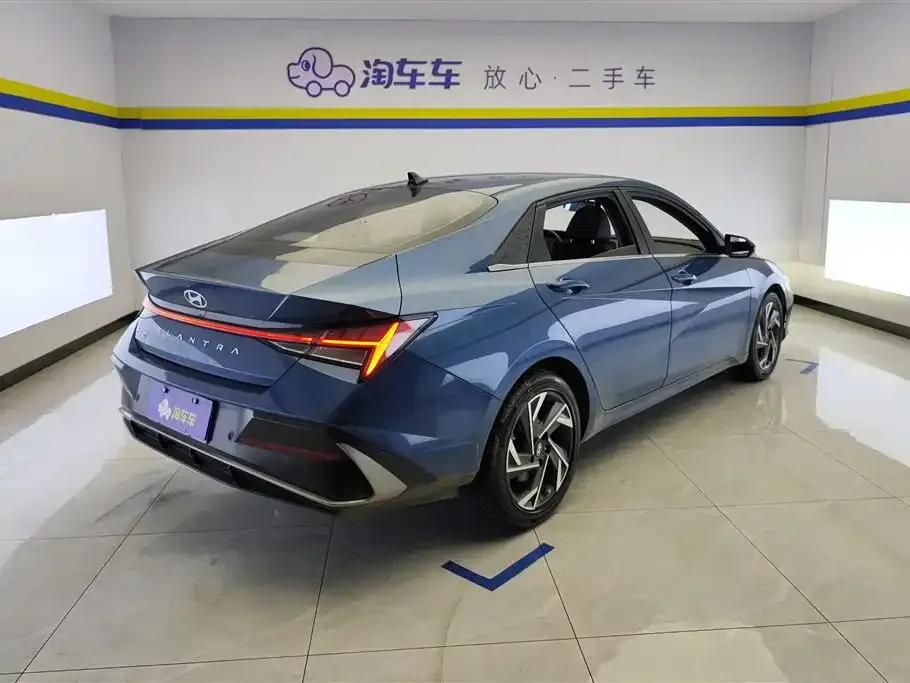 Hyundai Elantra 2023 из CN, фото 2