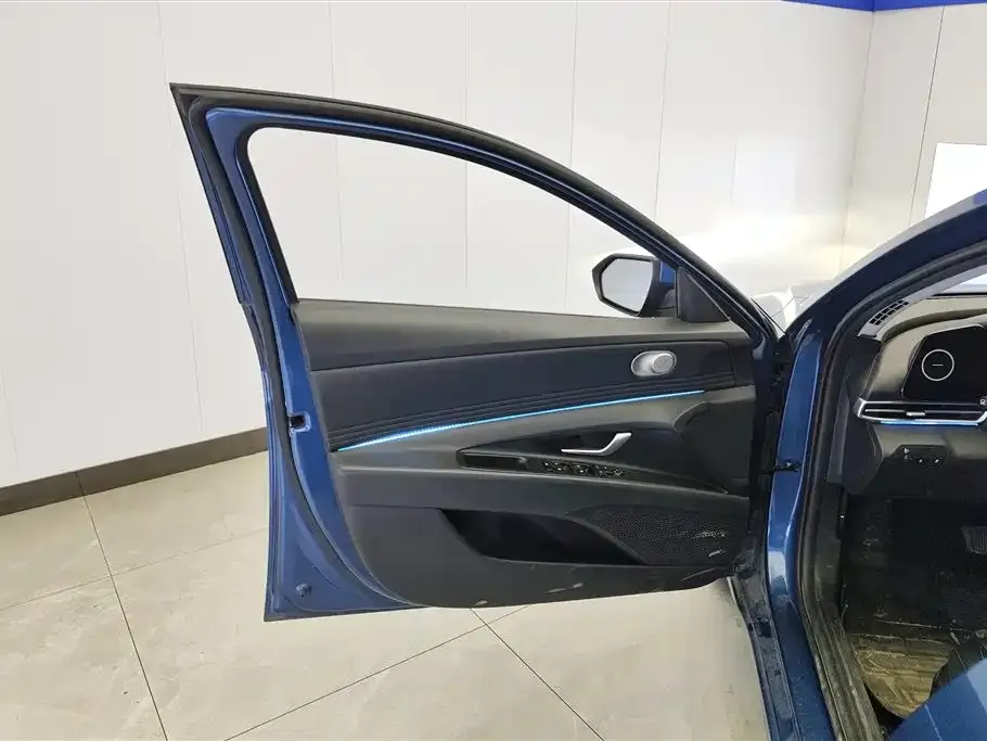 Hyundai Elantra 2023 из CN, фото 6