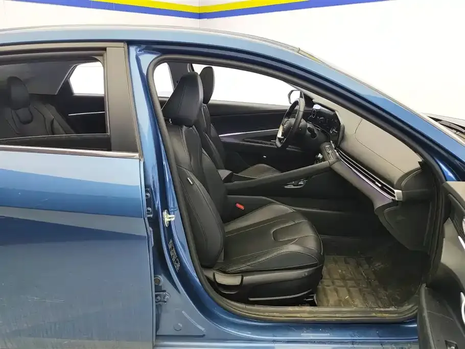 Hyundai Elantra 2023 из CN, фото 7