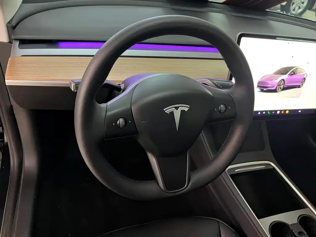 Tesla Model 3 — фото 3