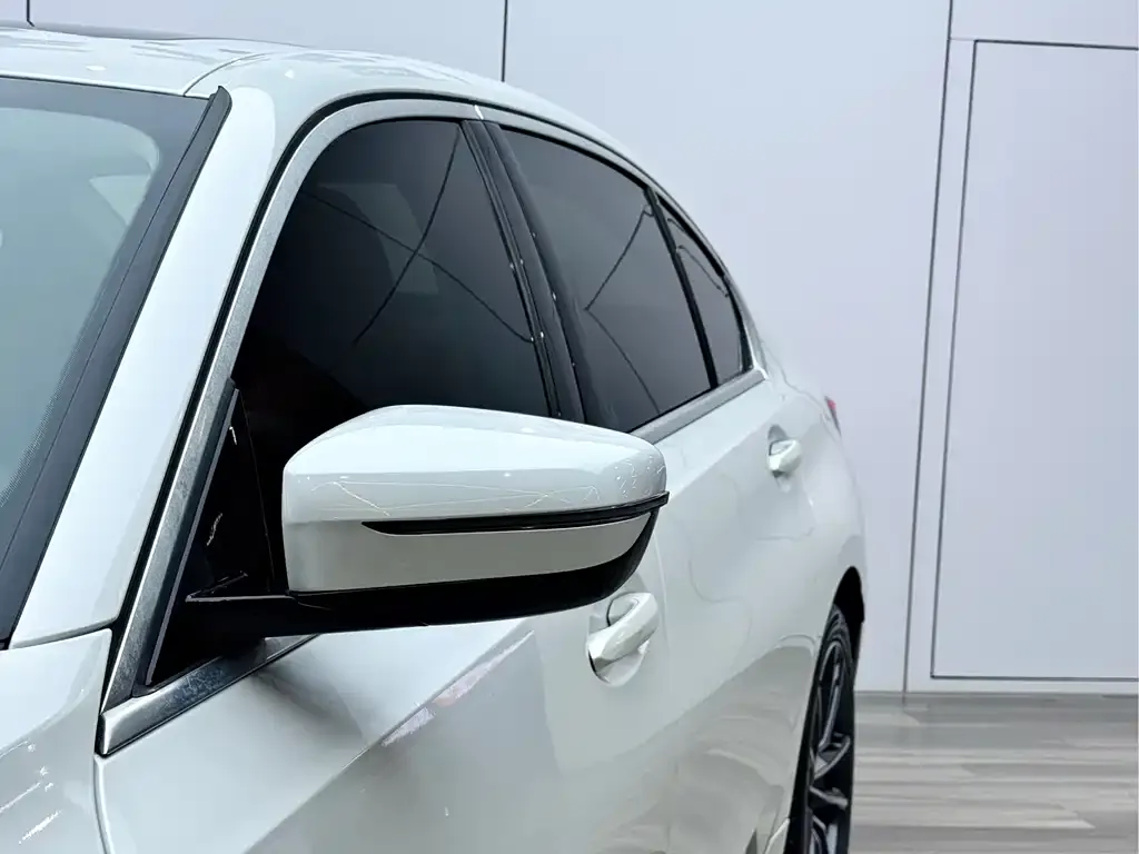 BMW 3 Series 2021 из CN, фото 2