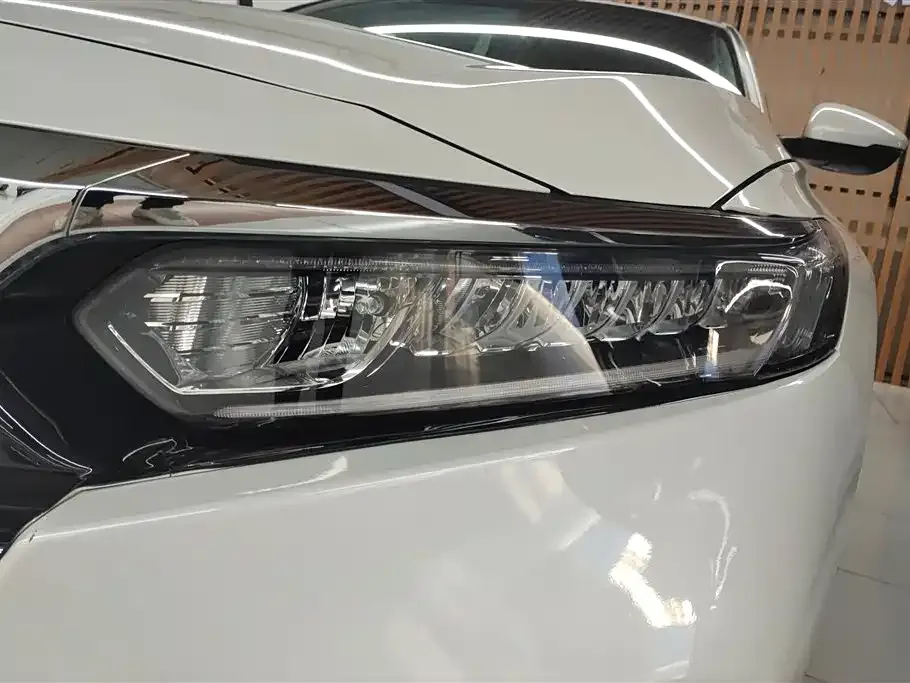 Honda Accord — фото 9