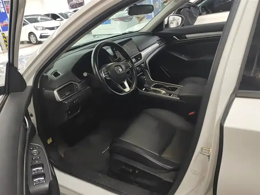 Honda Accord — фото 6