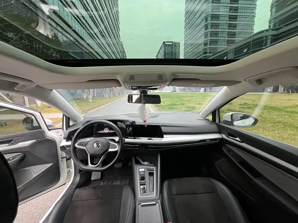 Volkswagen Golf 2022 из CN, фото 8