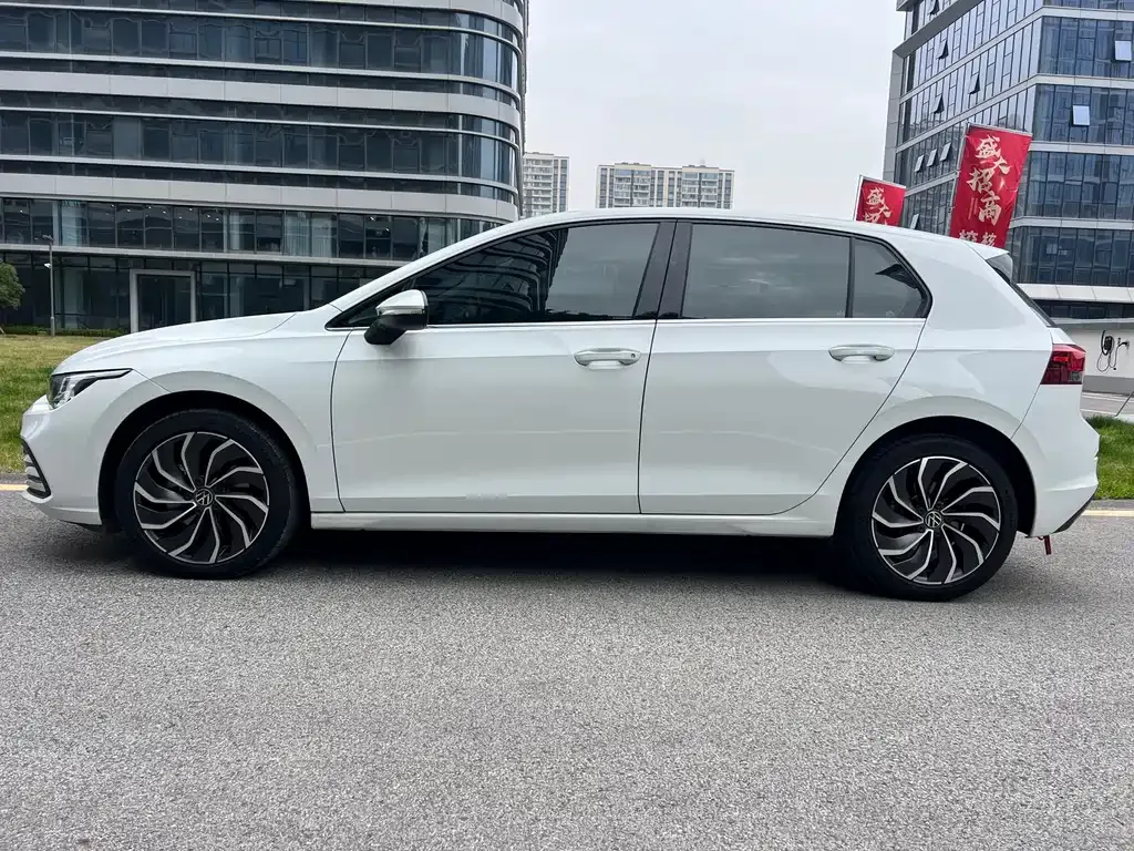 Volkswagen Golf 2022 из CN, фото 10