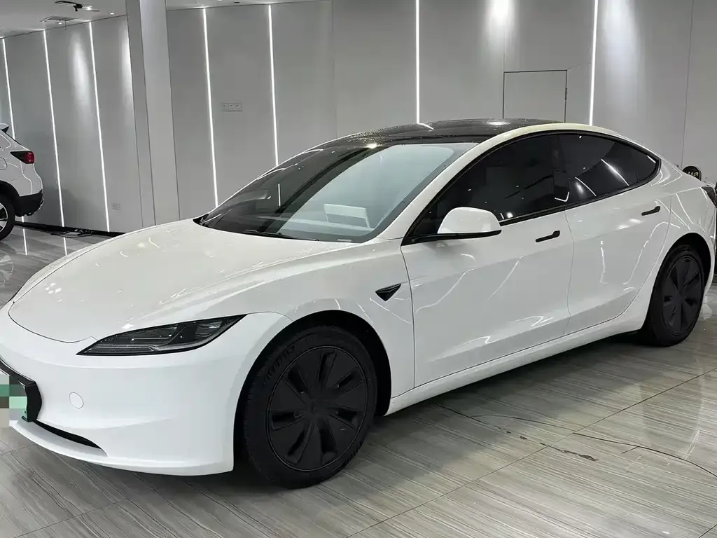 Tesla Model 3 — фото 7