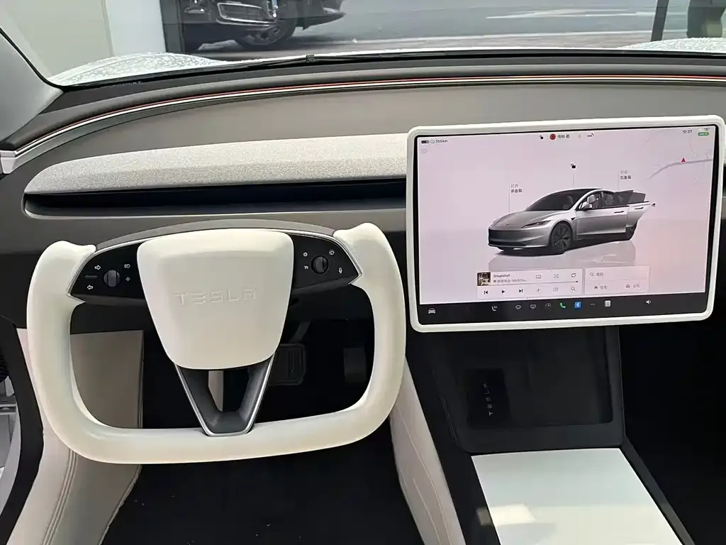 Tesla Model 3 — фото 4