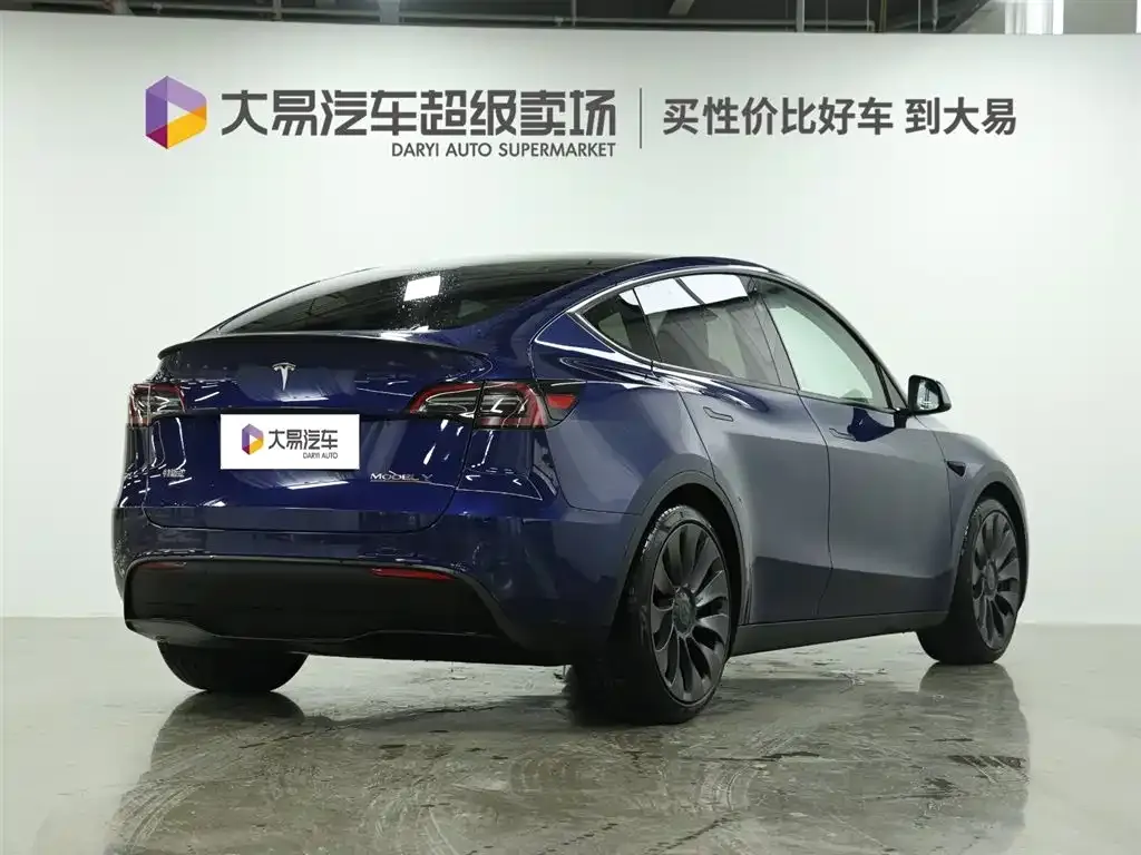 Tesla Model Y — фото 9