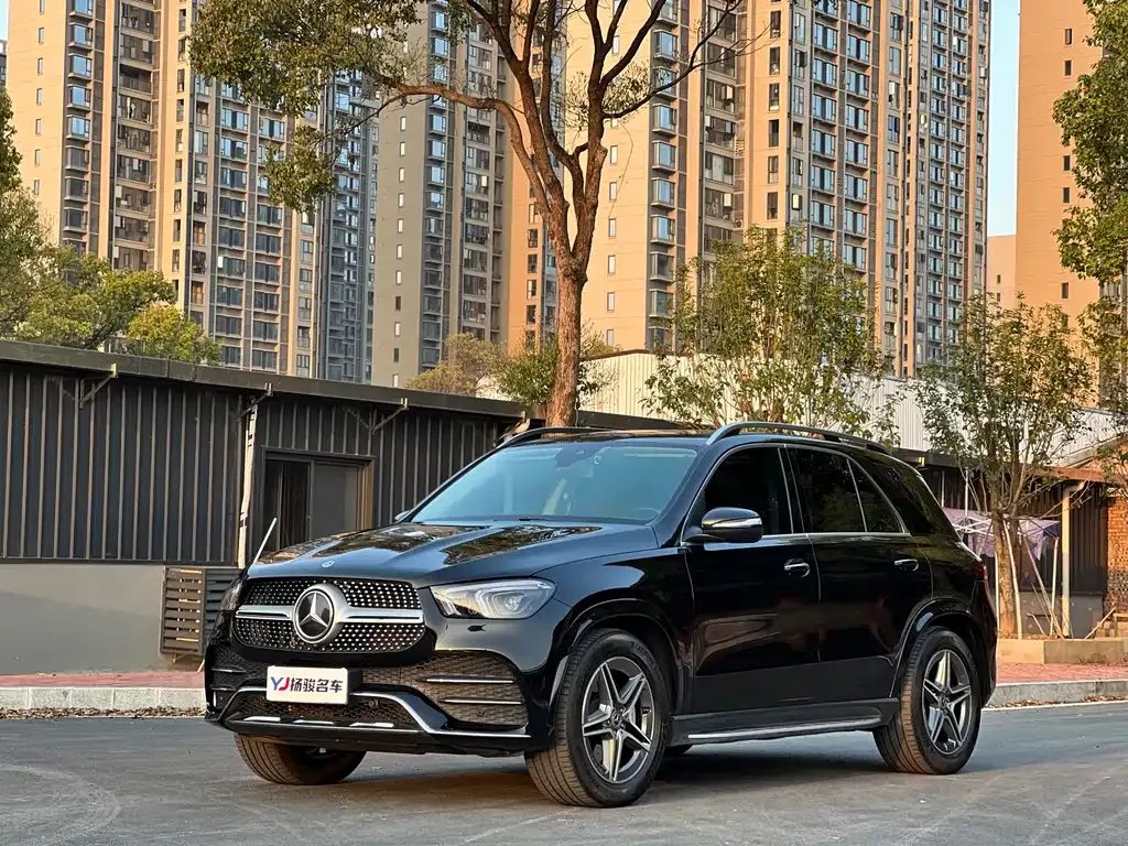 Mercedes-Benz GLE — фото 1