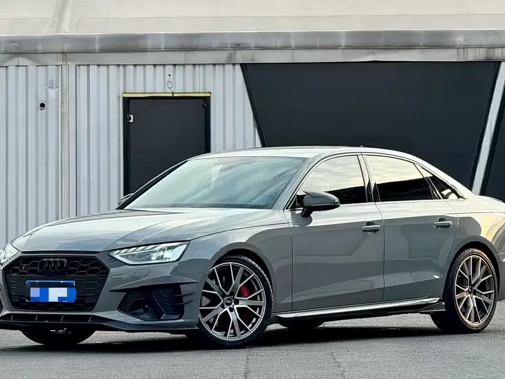 Audi S4 — фото 1