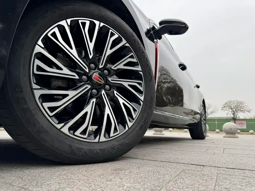 Hongqi H5 — фото 3