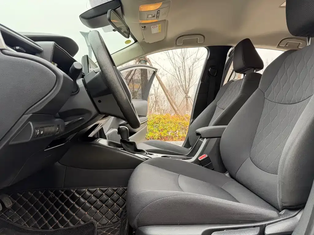 Toyota Corolla 2023 из CN, фото 2