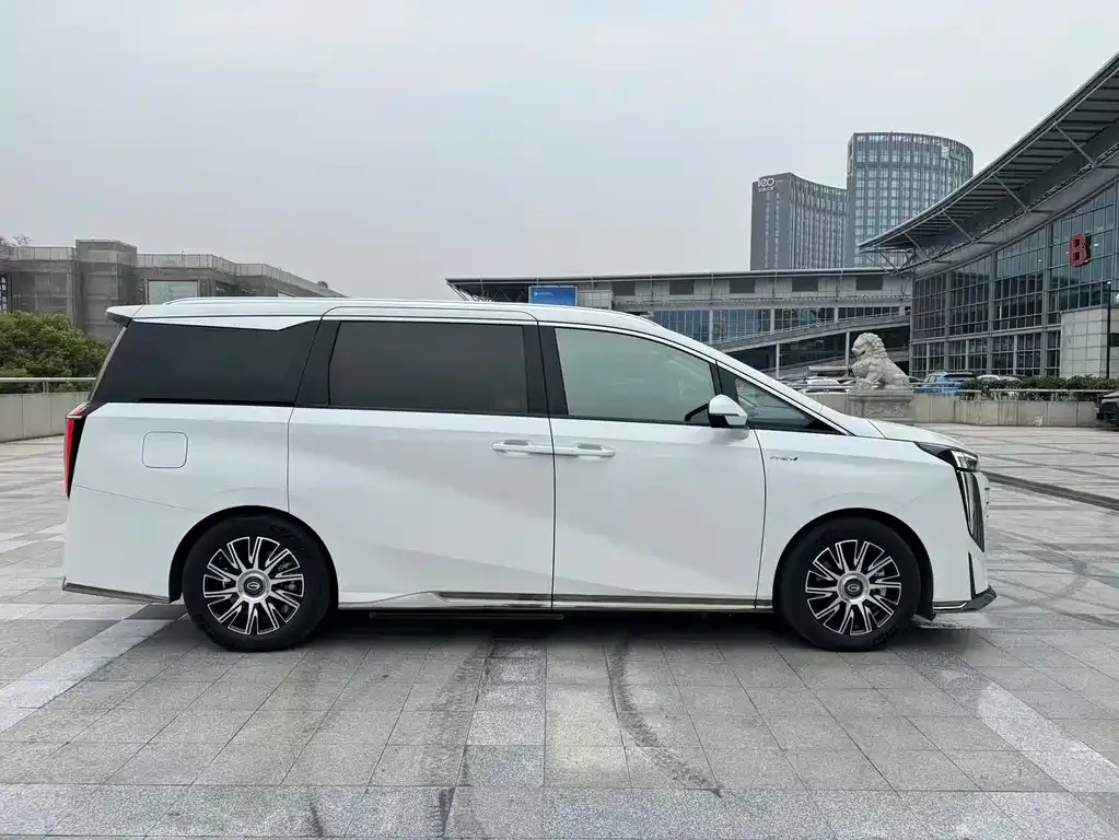GAC Motor Trumpchi E9 — фото 7