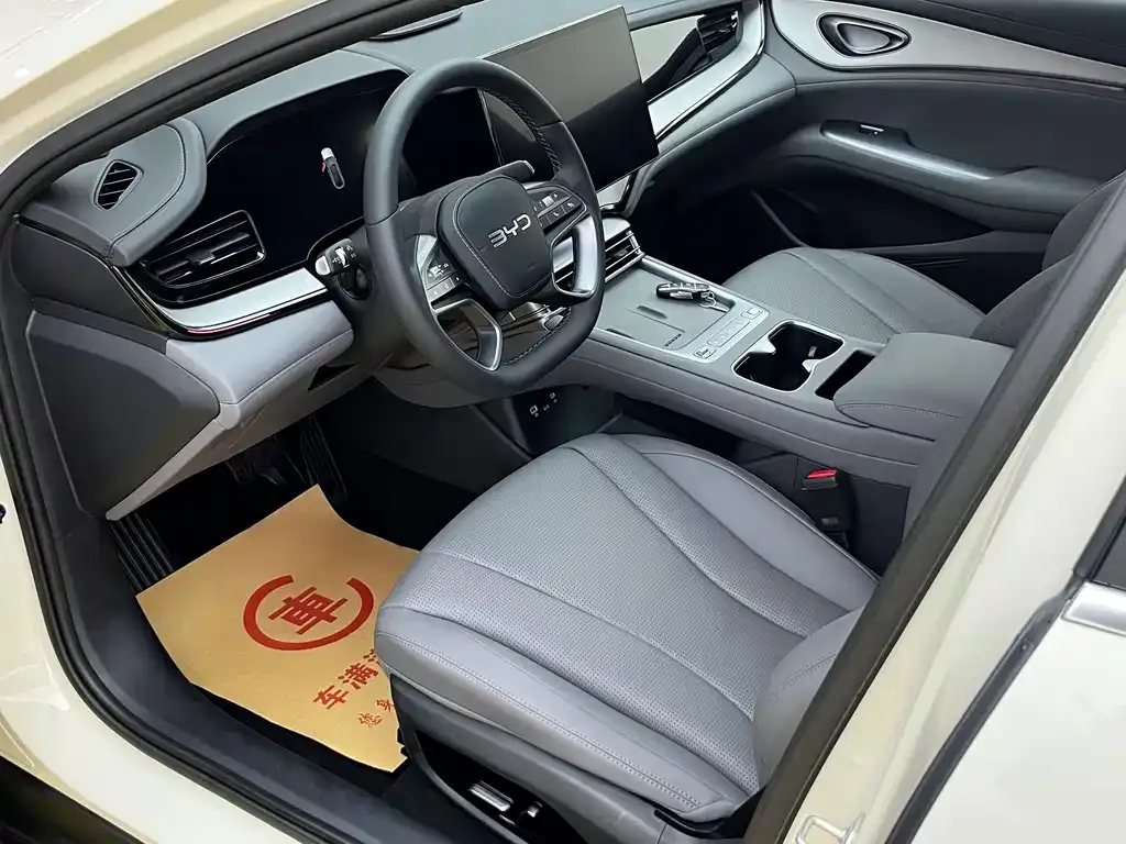 BYD Seal 07 DM-i — фото 8
