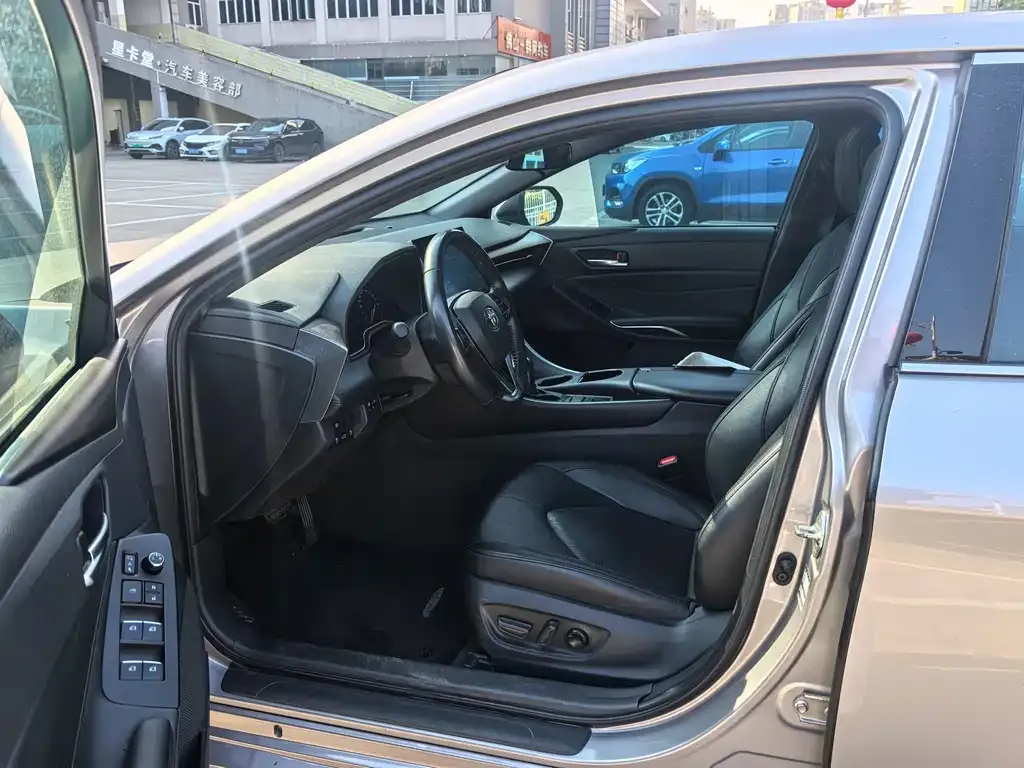 Toyota Avalon 2023 из CN, фото 5