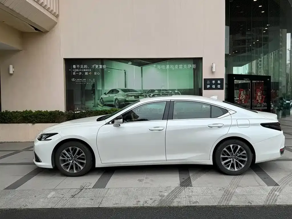 Lexus ES — фото 2