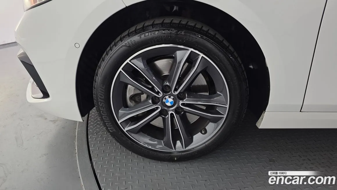 BMW 1-Series 2024 из KR, фото 2