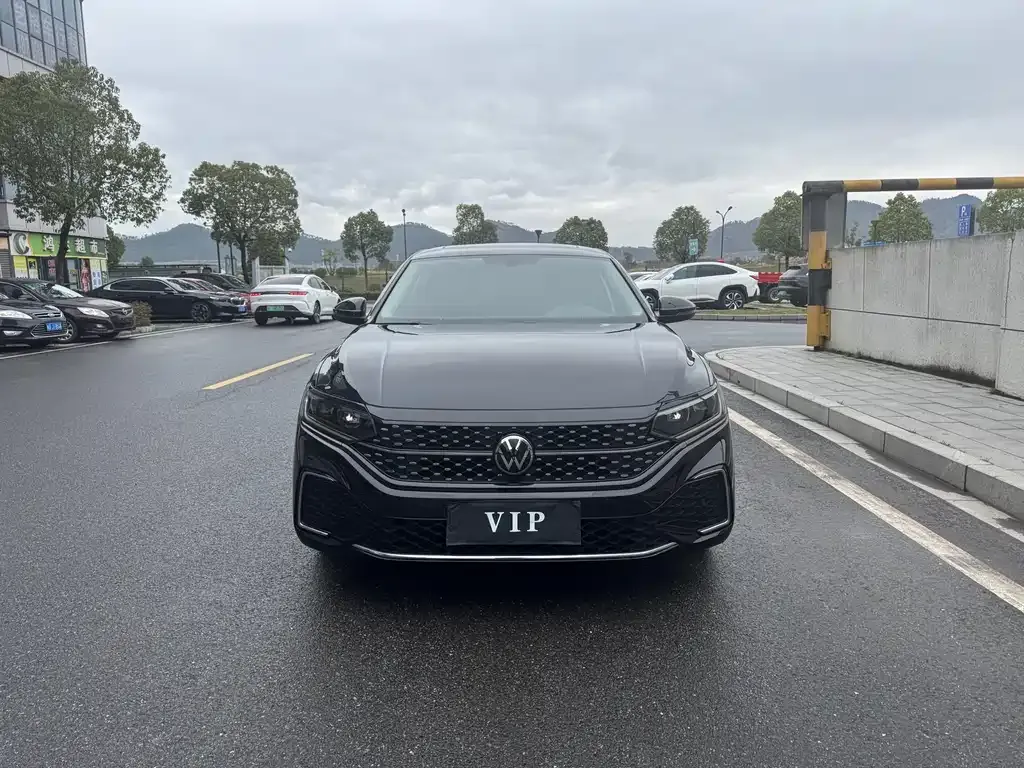 Volkswagen Passat — фото 9