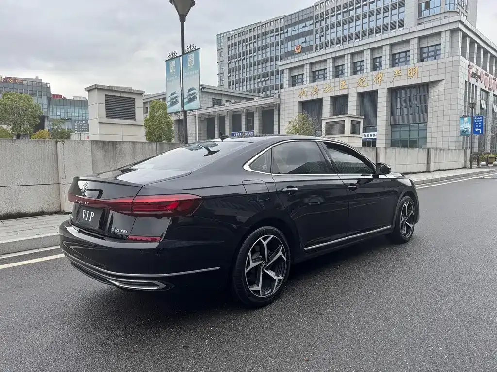 Volkswagen Passat — фото 4