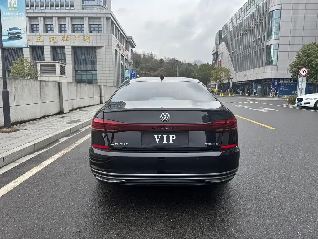 Volkswagen Passat — фото 6