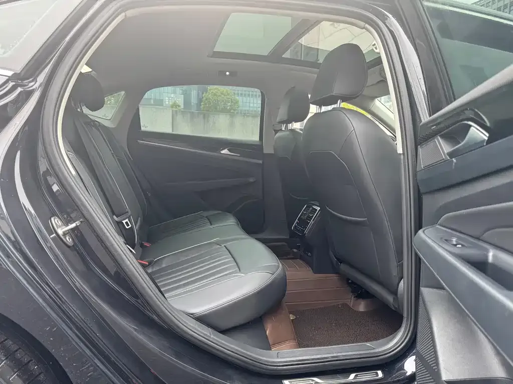 Volkswagen Passat — фото 8