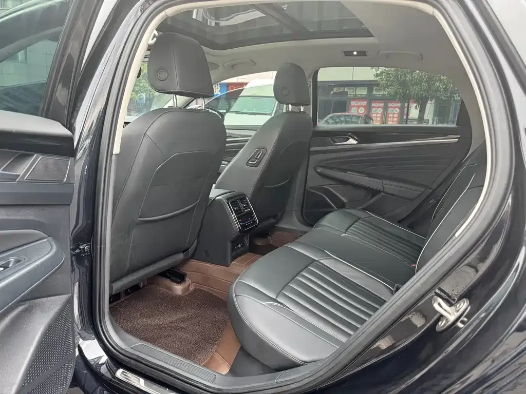 Volkswagen Passat — фото 7