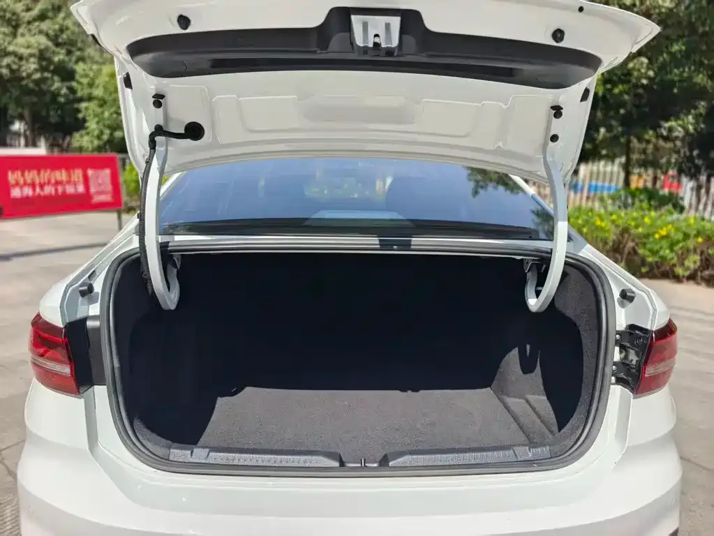 Volkswagen Lavida 2024 из CN, фото 7
