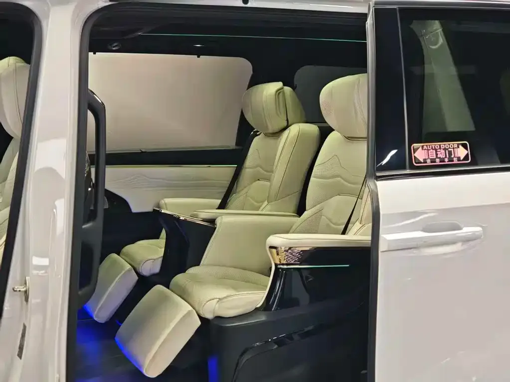 GAC Motor Trumpchi M8 — фото 10