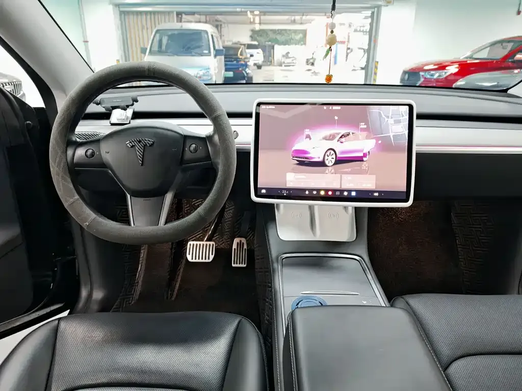 Tesla Model Y — фото 9