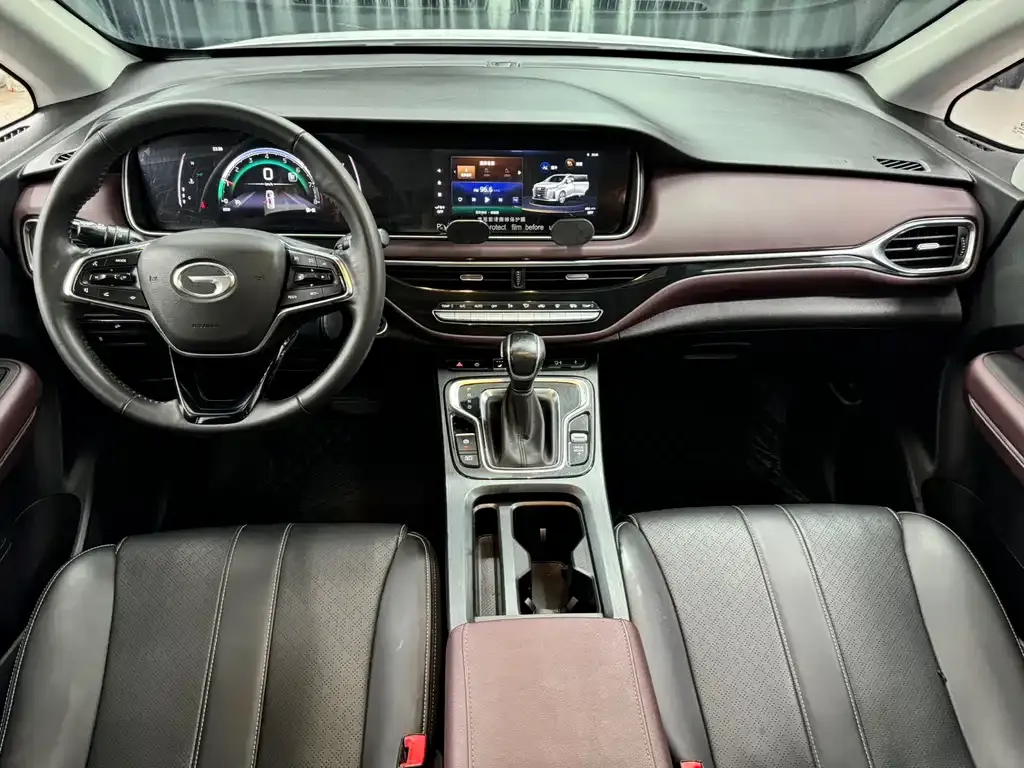 GAC Motor Trumpchi M6 — фото 10