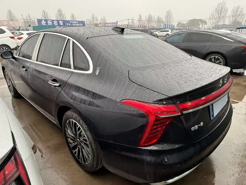 Hongqi H5 — фото 4