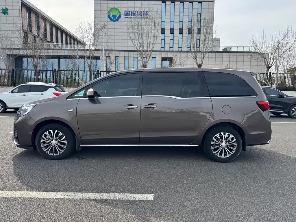 Buick GL8 2023 из CN, фото 5