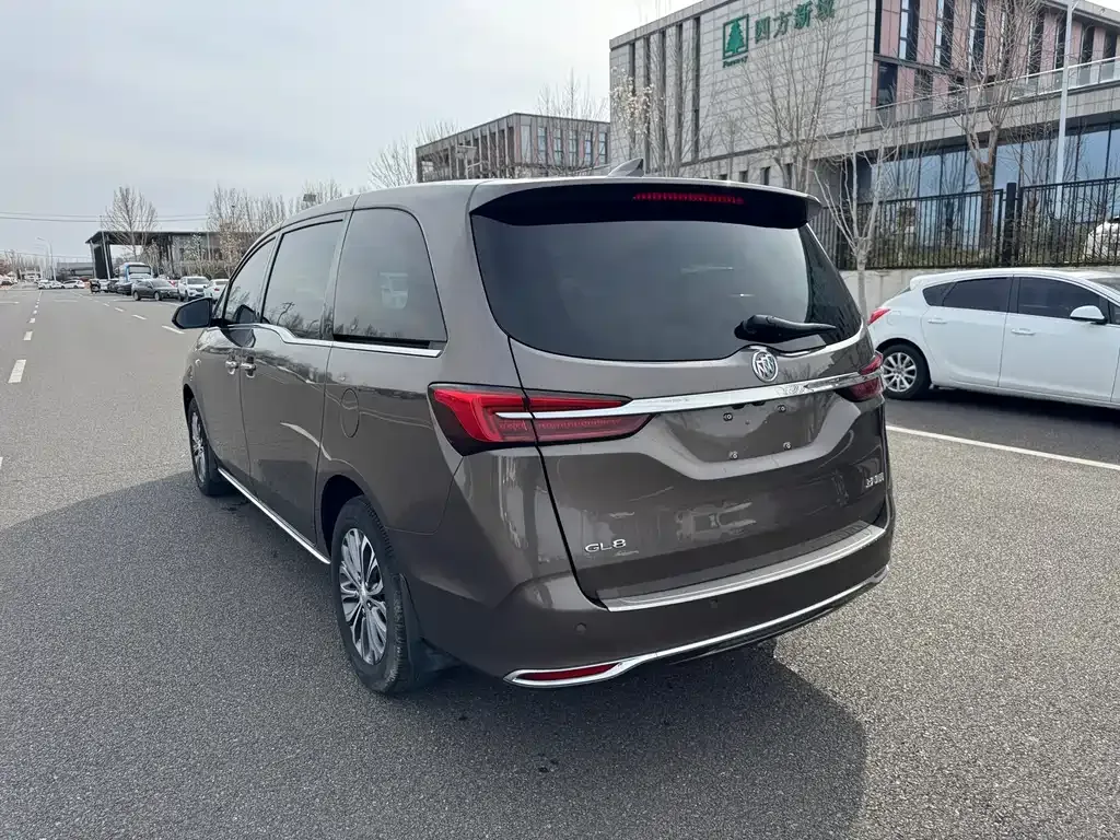 Buick GL8 2023 из CN, фото 10