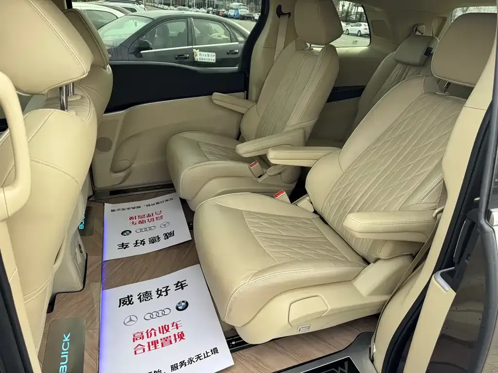 Buick GL8 2023 из CN, фото 3