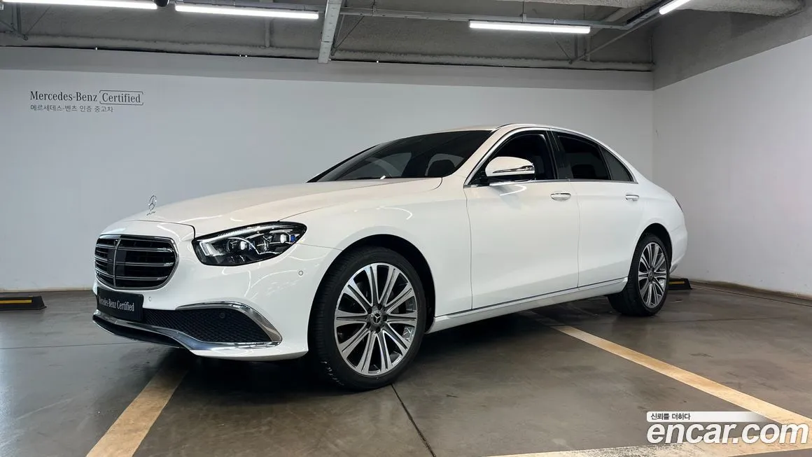 Mercedes-Benz E-Class — фото 1