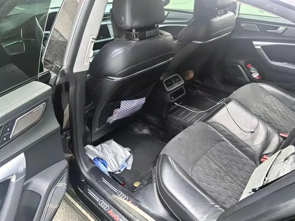 Audi A7L 2024 из CN, фото 5