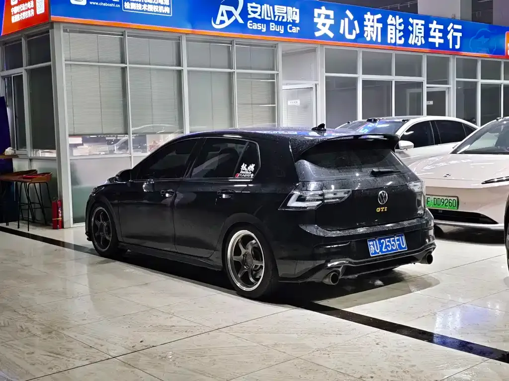 Volkswagen Golf GTI — фото 5
