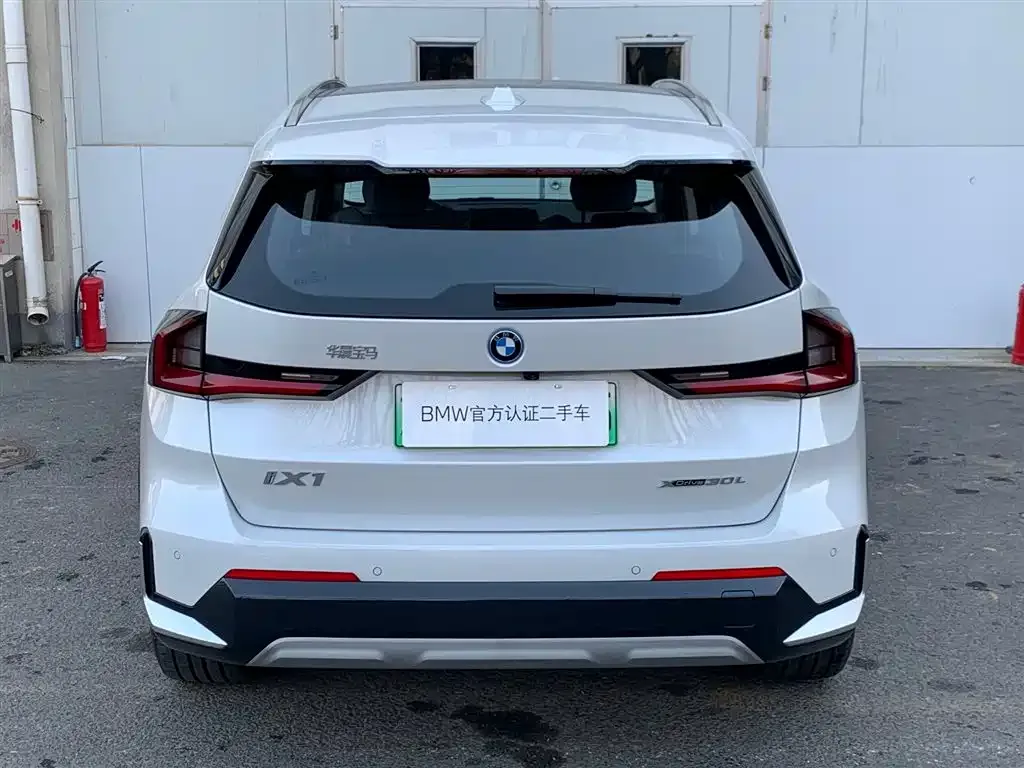 BMW iX1 2025 из CN, фото 5