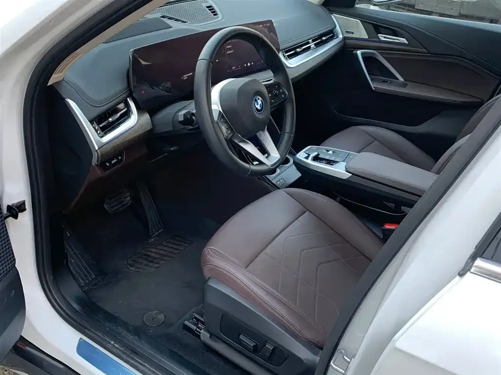 BMW iX1 2025 из CN, фото 10