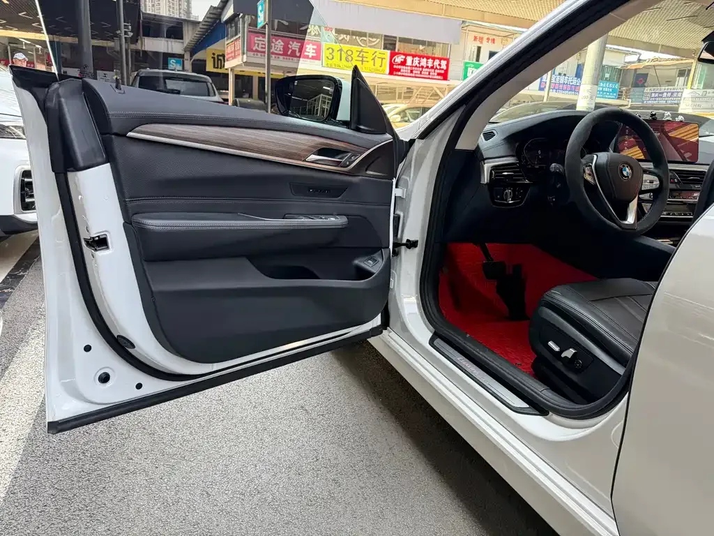 BMW 6 Series GT 2021 из CN, фото 4