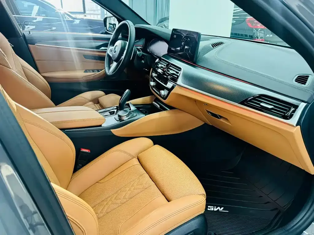 BMW 5 Series (Import) 2021 из CN, фото 3